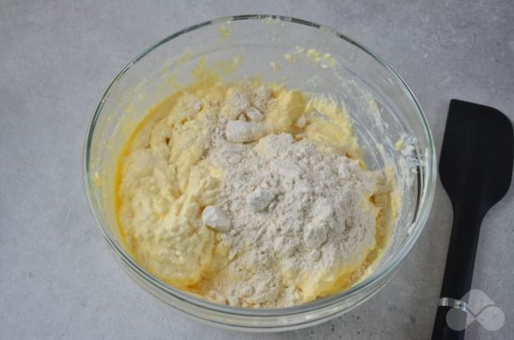 Curd casserole on yolks - recipe photo, step 3