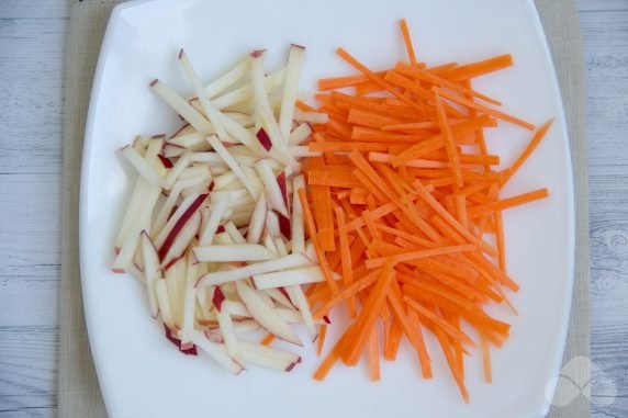 Curly cabbage, apples and carrots - recipe photo, step 2