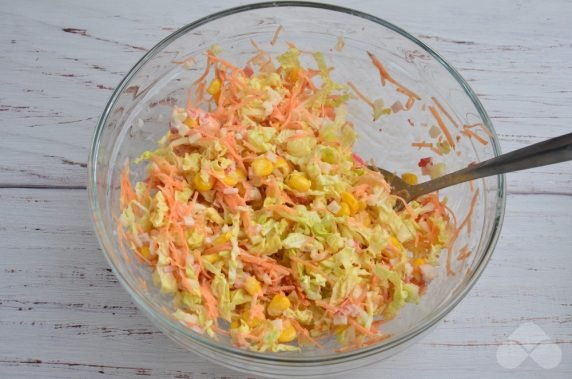 Dietary cabbage salad with carrots and crab sticks - recipe photo, step 3