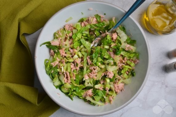 Dietary salad with celery and tuna - recipe photo, step 2