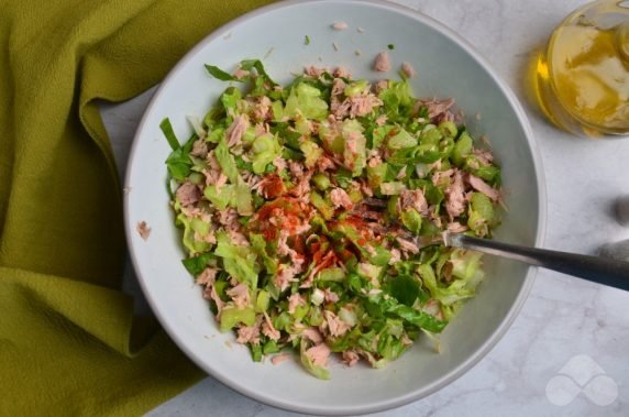 Dietary salad with celery and tuna - recipe photo, step 3