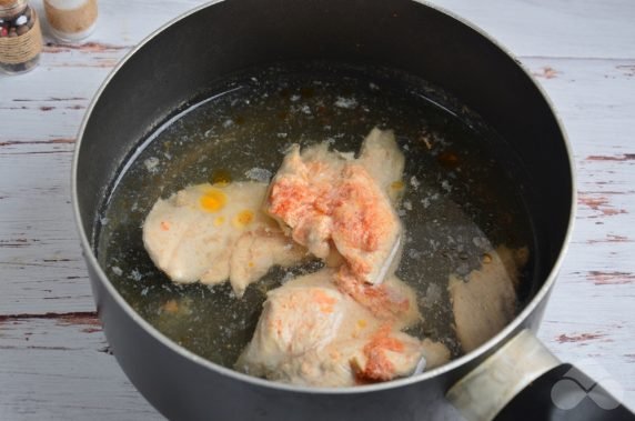 Dietary salad with chicken and olives - recipe photo, step 1