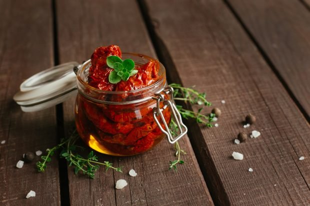 Dried tomatoes in oil for the winter Dried tomatoes in oil for the winter