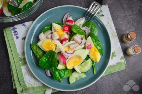 Egg salad, spinach and radish - recipe photo, step 4