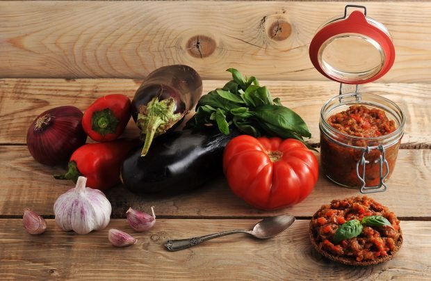 Eggplant caviar for the winter without sterilization Eggplant caviar for the winter without sterilization