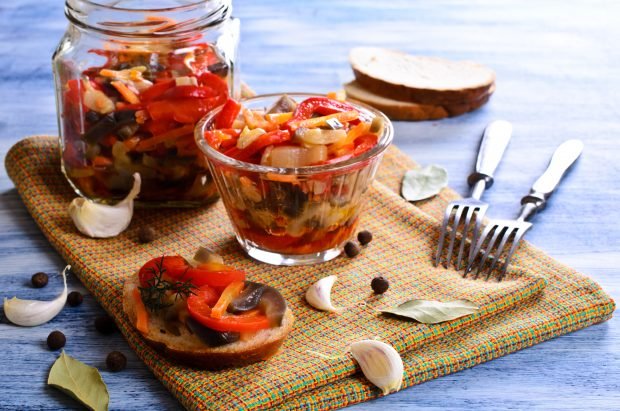Eggplant with pepper for the winter Eggplant with pepper for the winter