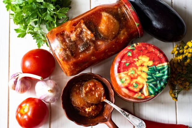 Eggplant with tomatoes and garlic for the winter Eggplant with tomatoes and garlic for the winter