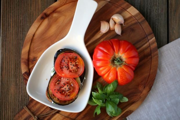 Eggplants with eggplant and tomatoes Eggplants with eggplant and tomatoes