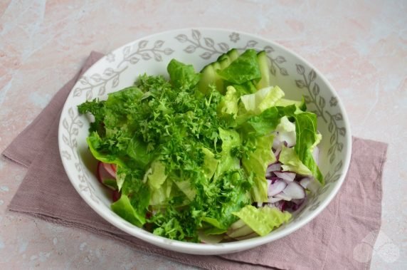 Fast salad with radish and cucumbers - recipe photo, step 2