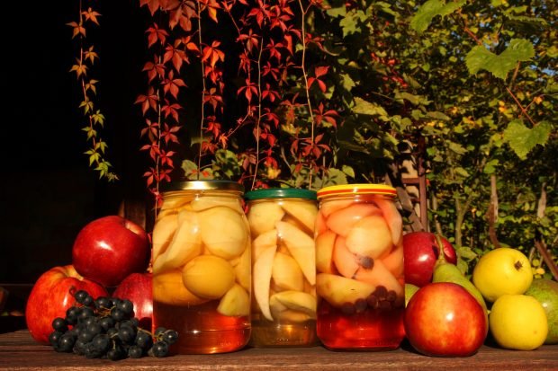 Fill from apples with slices for the winter Fill from apples with slices for the winter