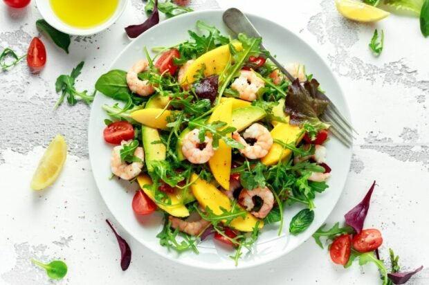 Fireverk salad with shrimp