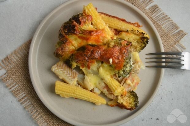 Fish fillet with broccoli and corn - recipe photo, step 5