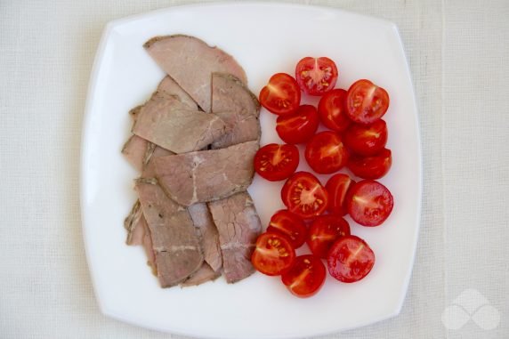 Fresh vegetable salad with beef - recipe photo, step 1