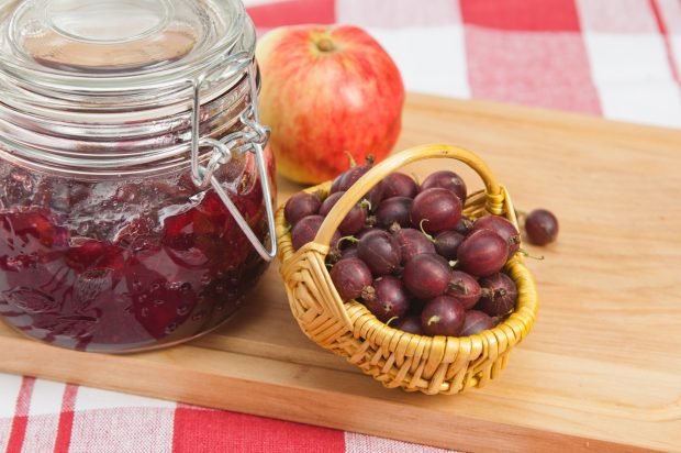 Gooseberry jam and apples Gooseberry jam and apples