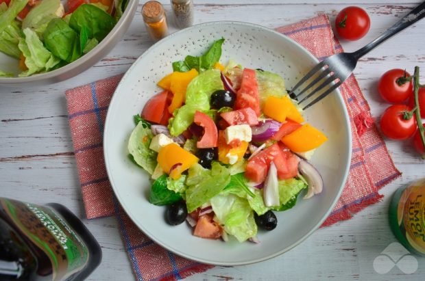 Greek salad without cucumbers Greek salad without cucumbers