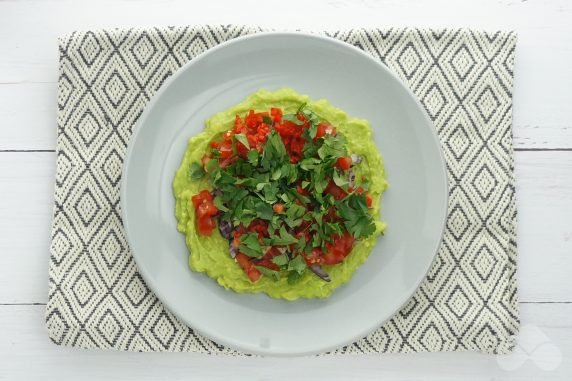 Guacamole with tomatoes and chili - recipe photo, step 3