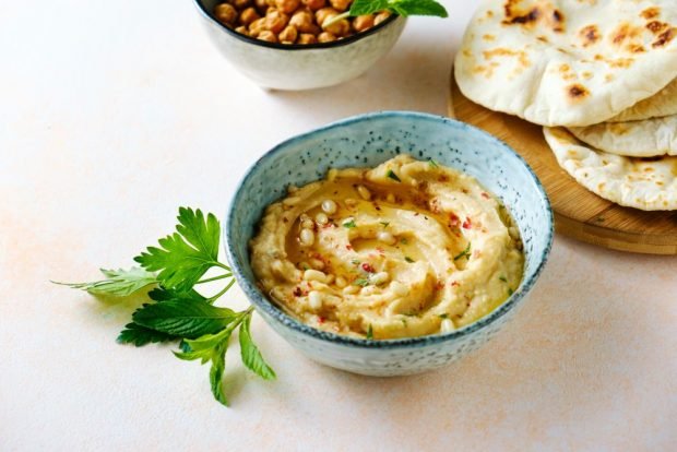 Humus with cedar nuts Humus with cedar nuts