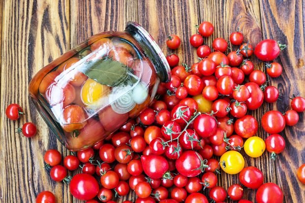 Jelly tomatoes with gelatin and onion for the winter Jelly tomatoes with gelatin and onion for the winter