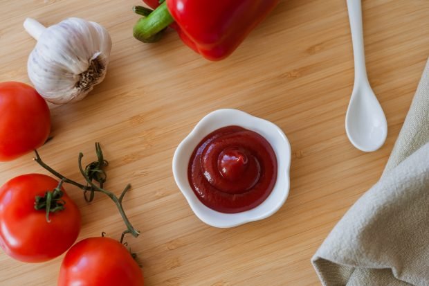 Ketchup from tomatoes and bell pepper for the winter Ketchup from tomatoes and bell pepper for the winter