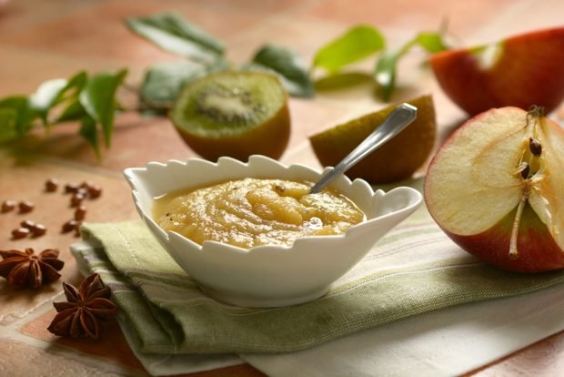 Kurd from apples and kiwi Kurd from apples and kiwi