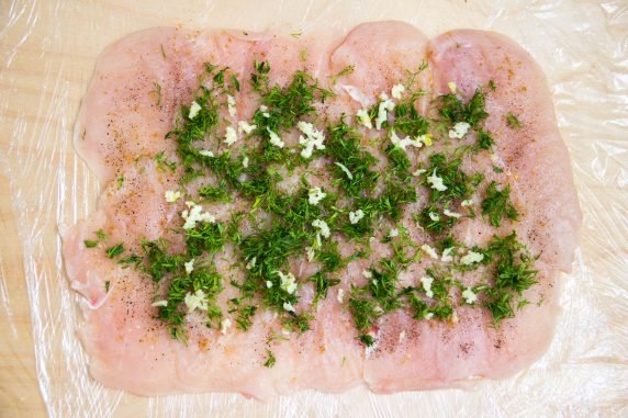 Kurin fillet roulet with spices in the oven - recipe photo, step 2
