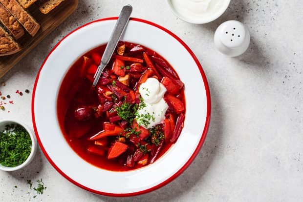 Lenten Ukrainian borsch with zucchini