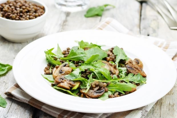 Lentifier salad, mushrooms and arugula Lentifier salad, mushrooms and arugula
