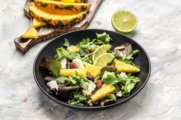 Line salad, cheese and greens Line salad, cheese and greens