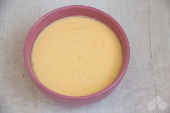 Lush omelet in a slow cooker - recipe photo, step 2