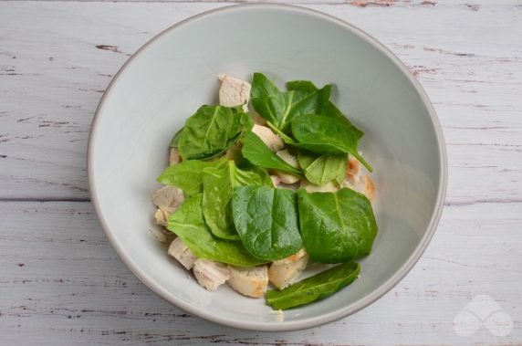 Meat salad with chicken, spinach and vegetables - recipe photo, step 3