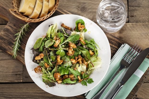MIX SALAT with mushrooms MIX SALAT with mushrooms