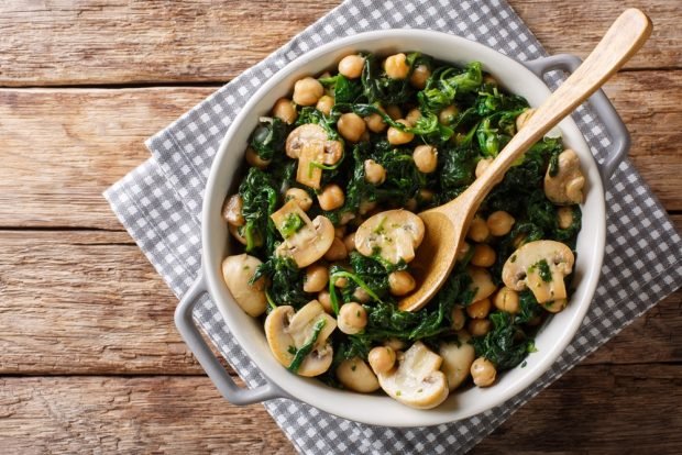 Mushroom salad and chickpeas Mushroom salad and chickpeas