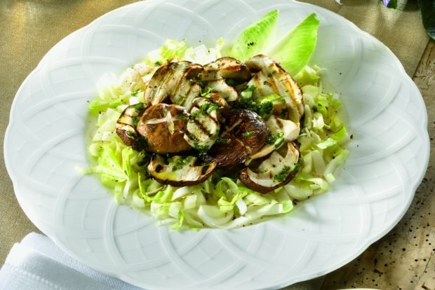 Mushroom salad and pesto Mushroom salad and pesto