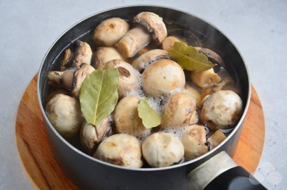 Mushrooms with greens in Korean - recipe photo, step 1