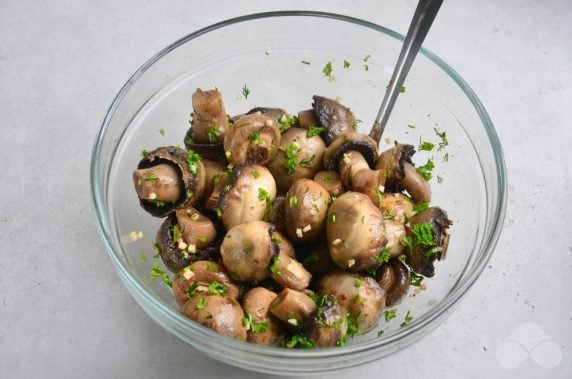 Mushrooms with greens in Korean - recipe photo, step 3