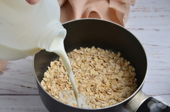 Nursery oatmeal with banana - recipe photo, step 2