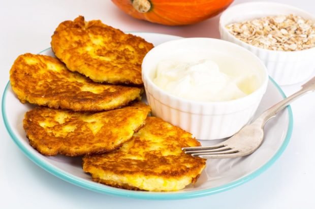 Pancakes from pumpkin and oatmeal
