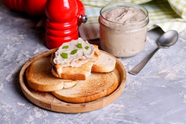 Paste made of bean with walnut and garlic Paste made of bean with walnut and garlic