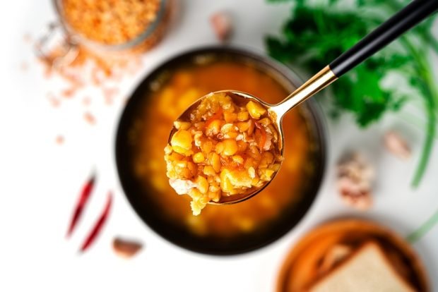 Pea soup with chickpeas and lentils Pea soup with chickpeas and lentils