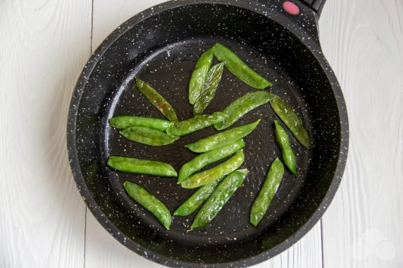 Pea soup with young peas and herbs - recipe photo, step 4