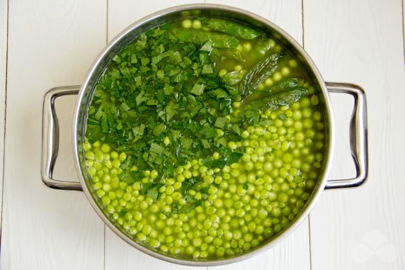 Pea soup with young peas and herbs - recipe photo, step 5