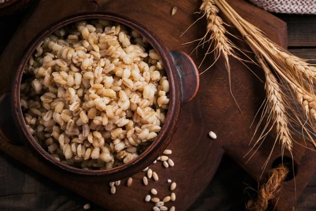 Pearl barley in the oven on the water Pearl barley in the oven on the water