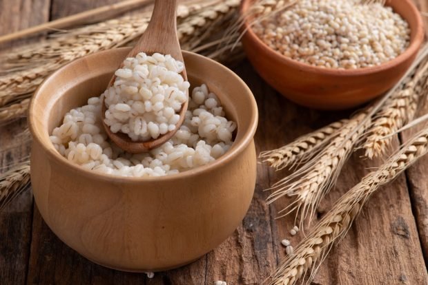 Pearl barley porridge in pots Pearl barley porridge in pots