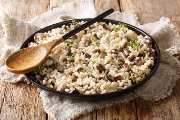 Pearl barley porridge with mushrooms Pearl barley porridge with mushrooms