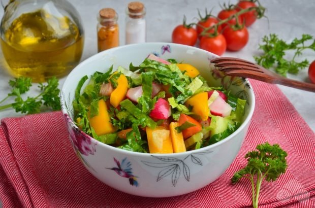 Peking cabbage and fresh vegetables