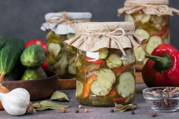 Pepper and cucumbers salad for the winter Pepper and cucumbers salad for the winter