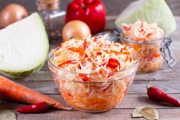Pickled cabbage in banks for the winter without sterilization Pickled cabbage in banks for the winter without sterilization