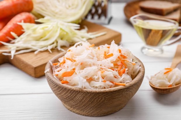 Pickled cabbage with vinegar and oil Pickled cabbage with vinegar and oil