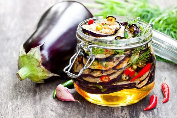 Pickled eggplant in oil
