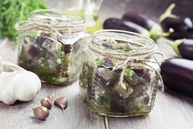 Pickled eggplant with dill and garlic Pickled eggplant with dill and garlic